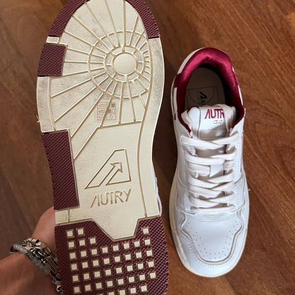 AUTRY CLC low sneakers in white and red leather - Picture 5 of 6